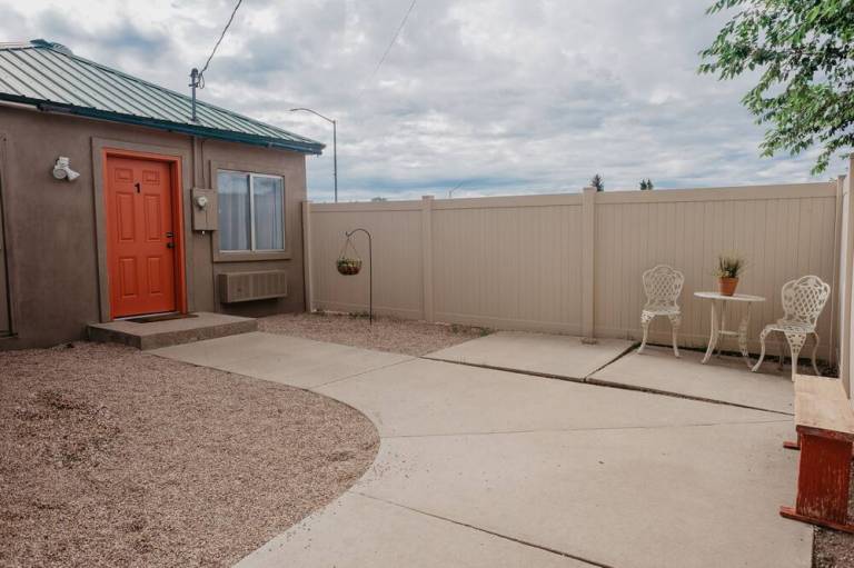 Lamplighter Lodge