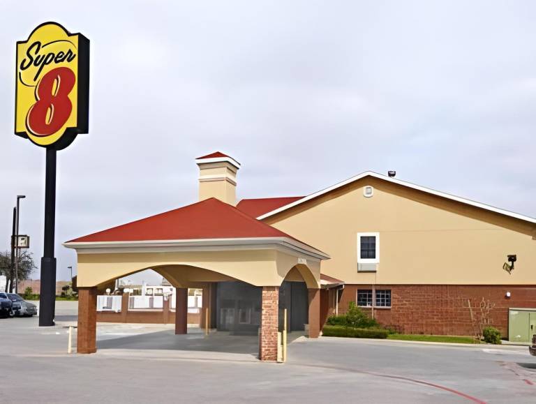 Super 8 By Wyndham Burleson Fort Worth Area