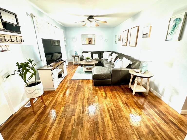 House Aragona Village