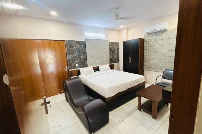 COMFORT IN HOTEL AND RESTAURANT JODHPUR