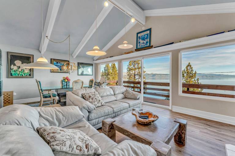 House Tahoe Vista