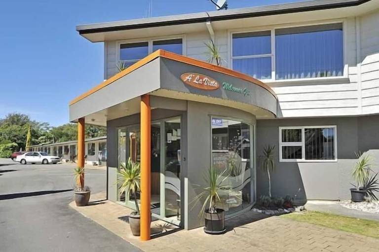 A la Vista Motel