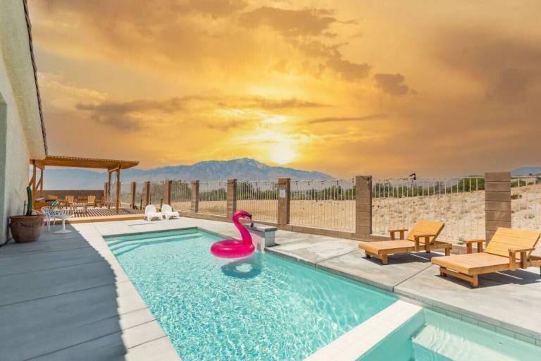 House  Desert Hot Springs