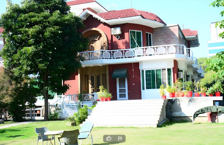 Baani Signature Hotel