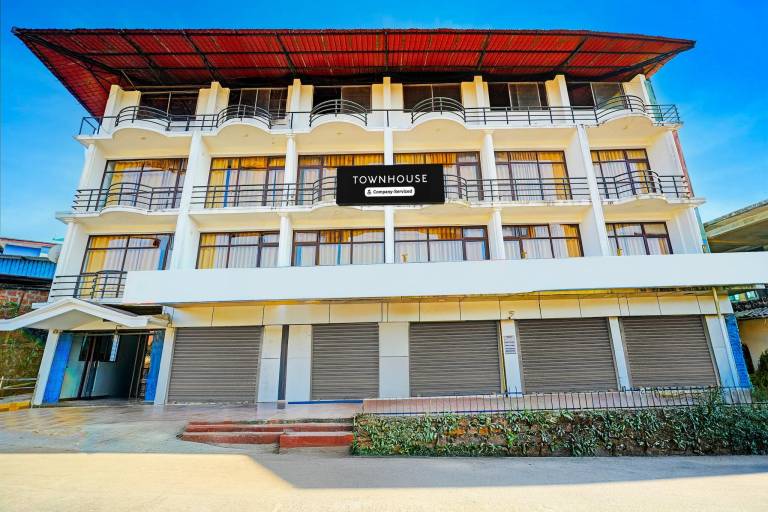 Super Townhouse Madikeri Fort Formerly Hotel Raj MRC1