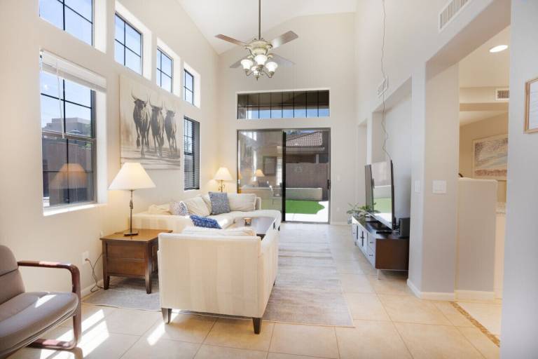 Condo The Groves