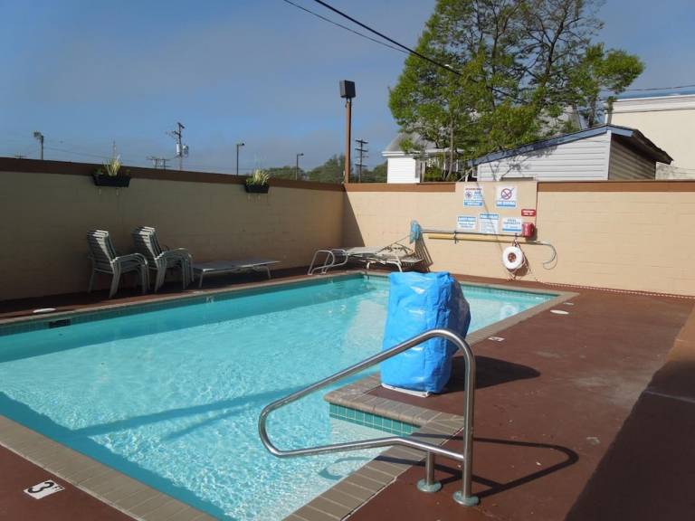 Motel  Northeast Virginia Beach