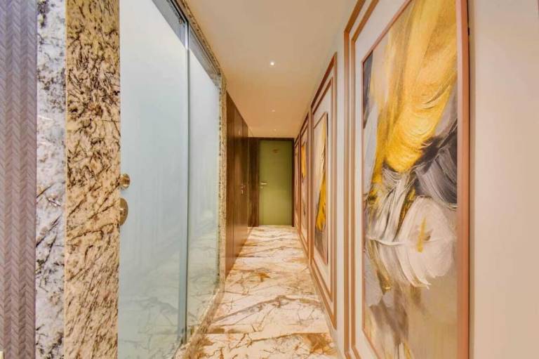 Abssolute Homtel Rooms and Suites