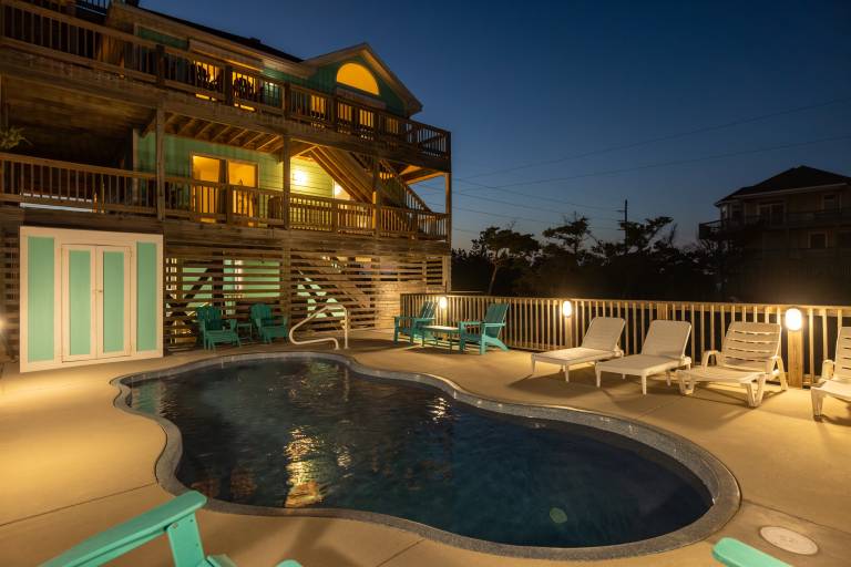 Semi-Oceanfront water views Private Heated Pool