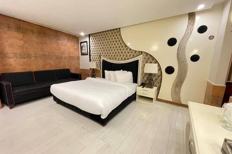 Al Noor Hotel Multan