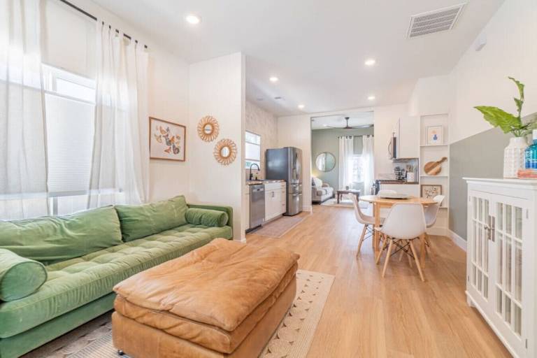 House Riverwalk District