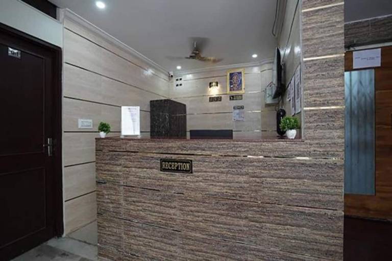 Fabhotel Silver Stay 04