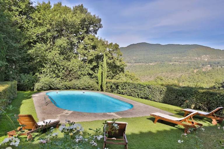 380 m² Villa