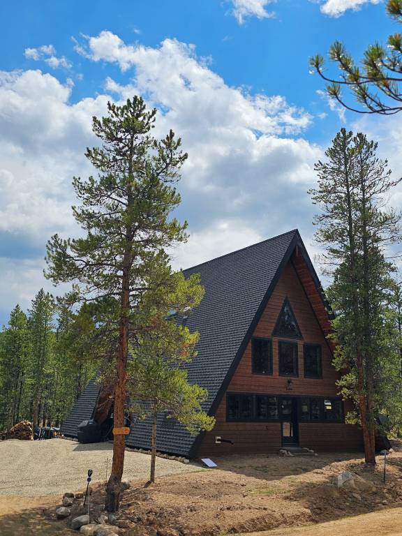 Cabin  Twin Lakes