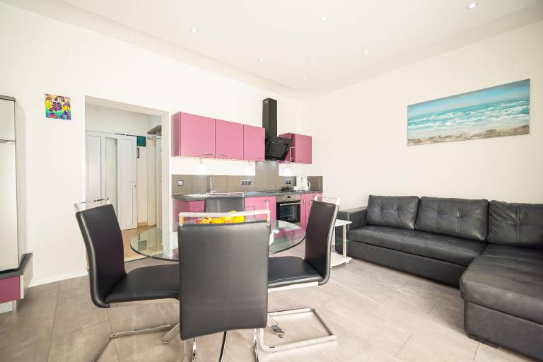 Apartment in Sukosan mit Balkon nahe am Strand