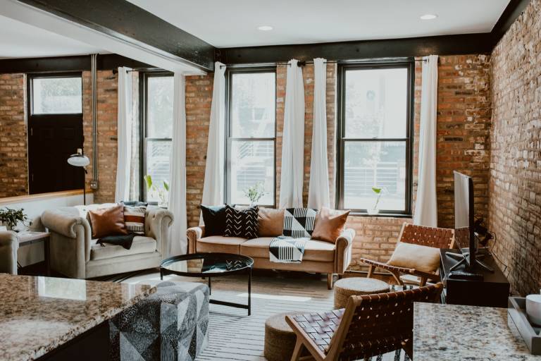 Condo West Lakeview