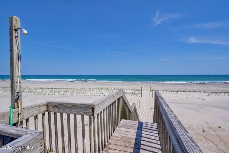 House Topsail Beach