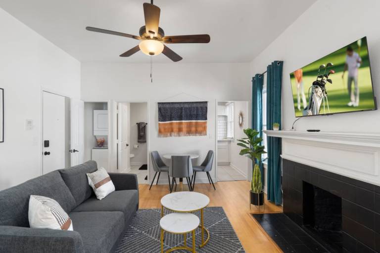 Modern Apartment in the Heart of Phoenix 6