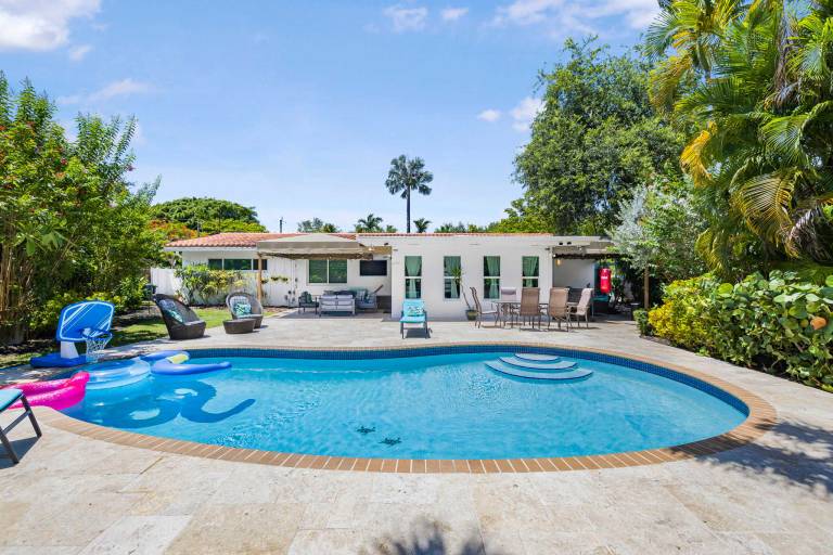 Private Pool Paradise in Biscayne Park