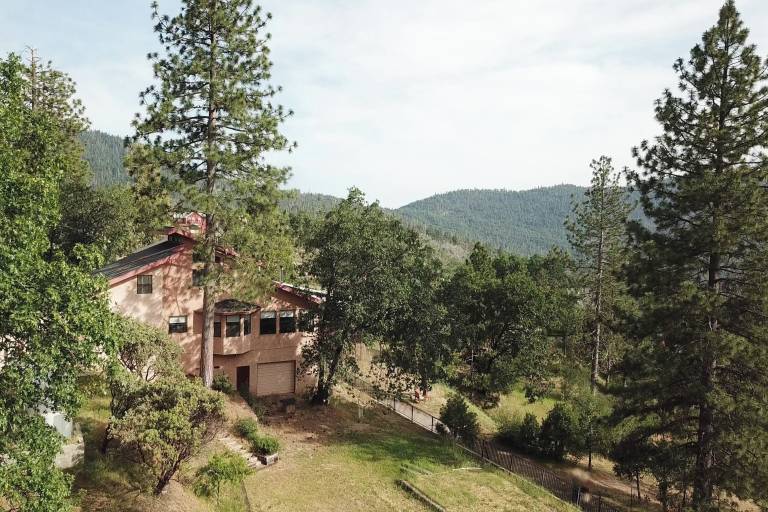 House Oakhurst