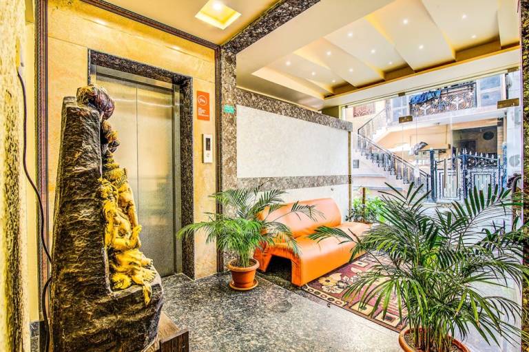 FabHotel Emara Boutique