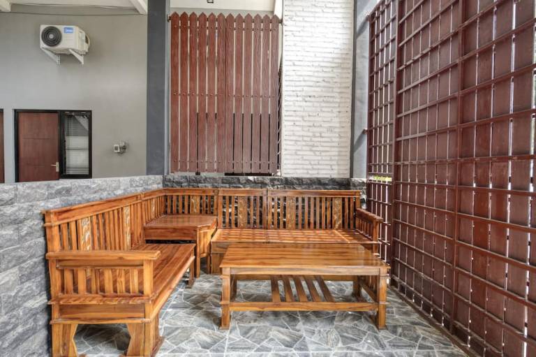 RedDoorz Syariah Jl Cengger Ayam Dalam