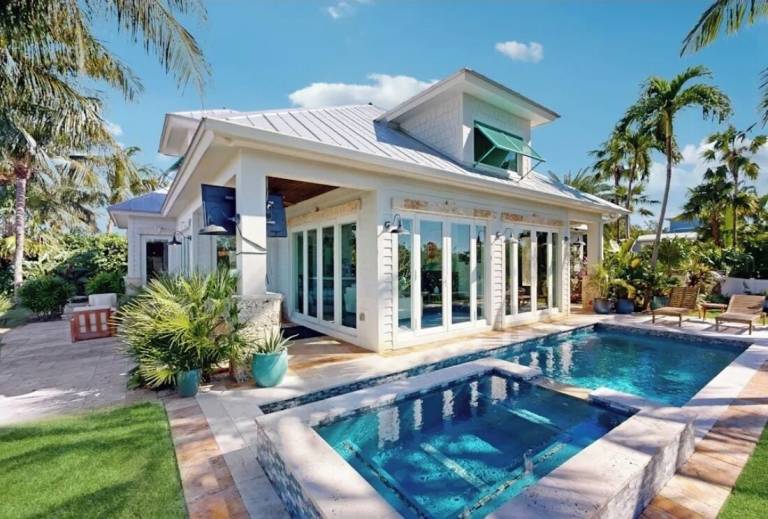 House  Tavernier