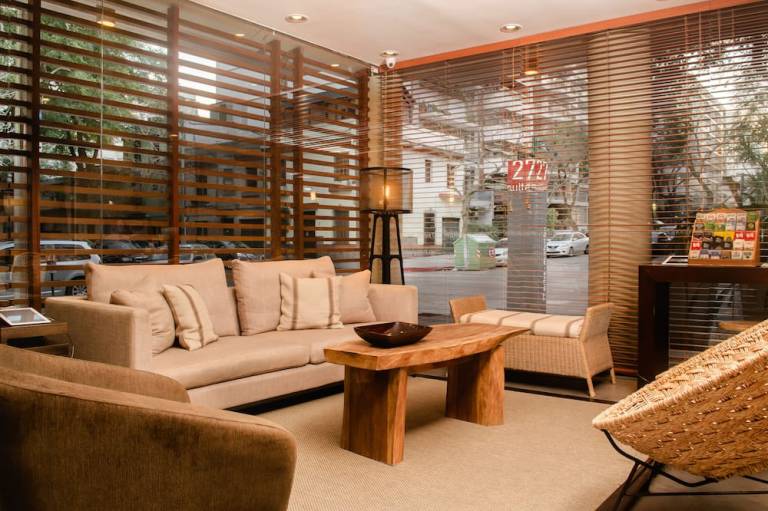 27 Suites Apart Hotel