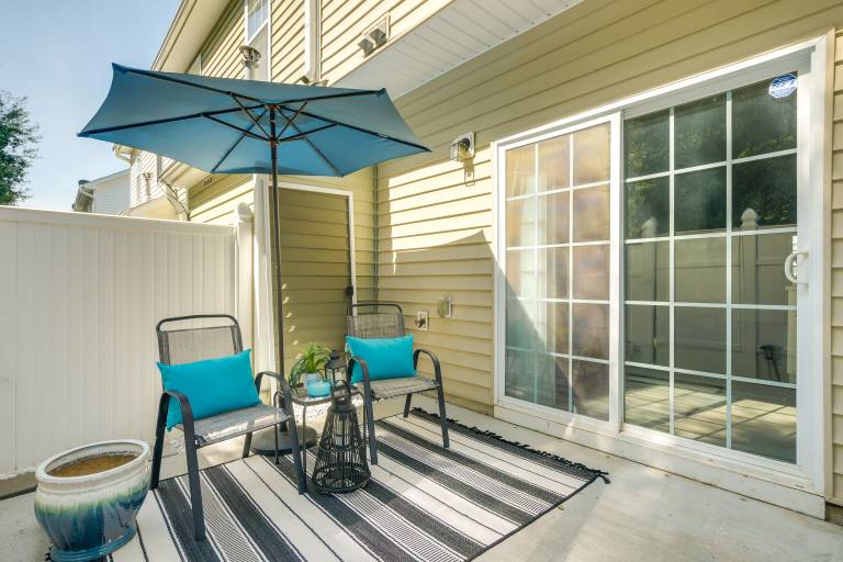 Pets Welcome Townhome w Patio in Raleigh