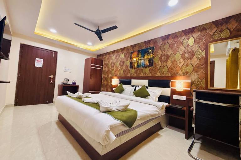 Hotel Golden Crystal