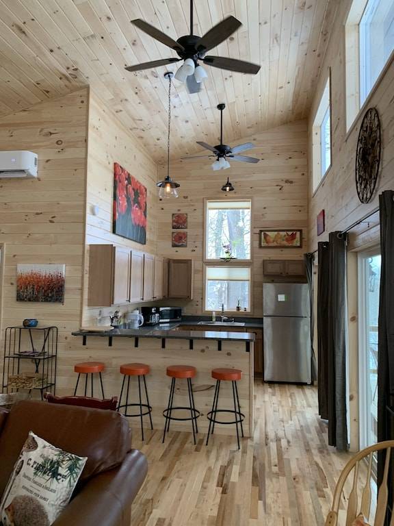 Cabin Athens