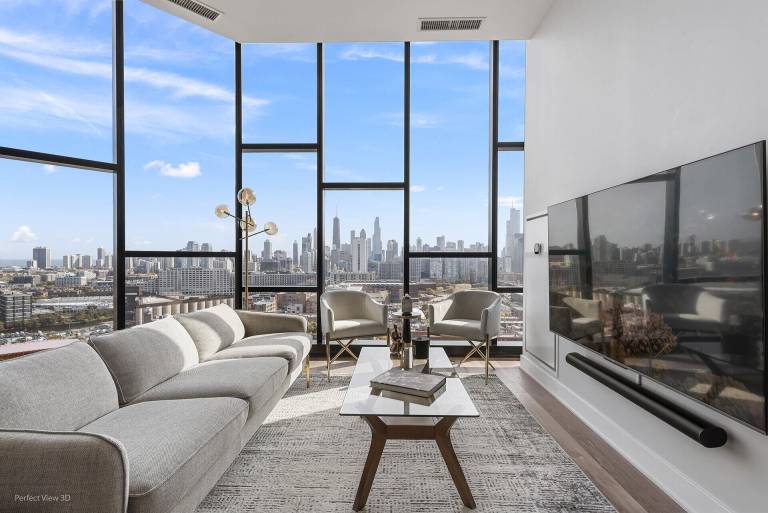 Apartment River West