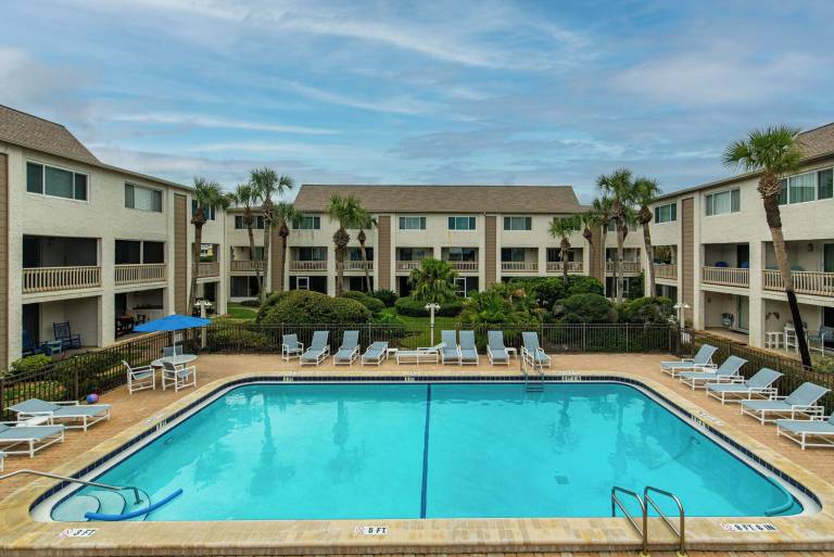 Condo Crescent Beach