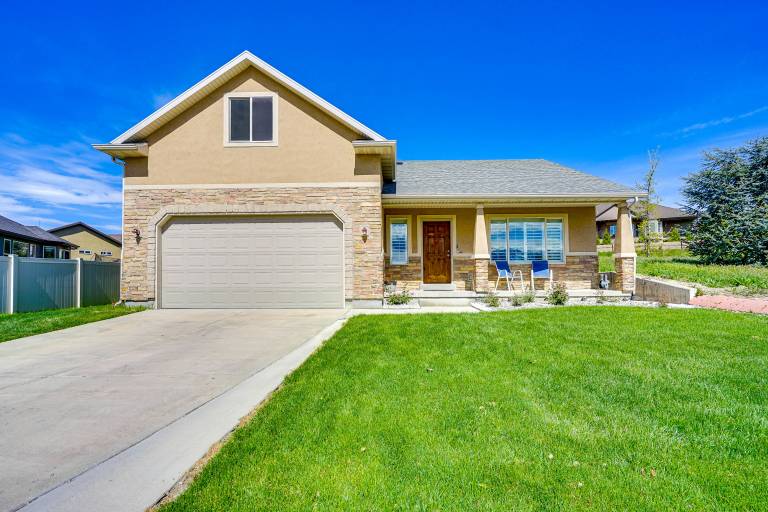 Hike Golf & Ski Family Home in South Jordan