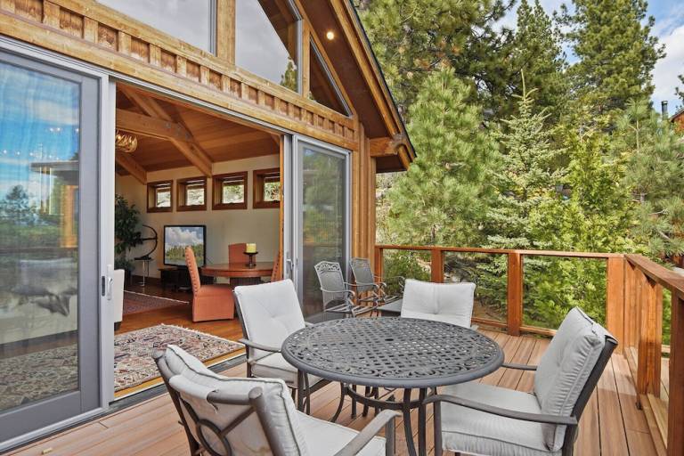 Chalet Dollar Point