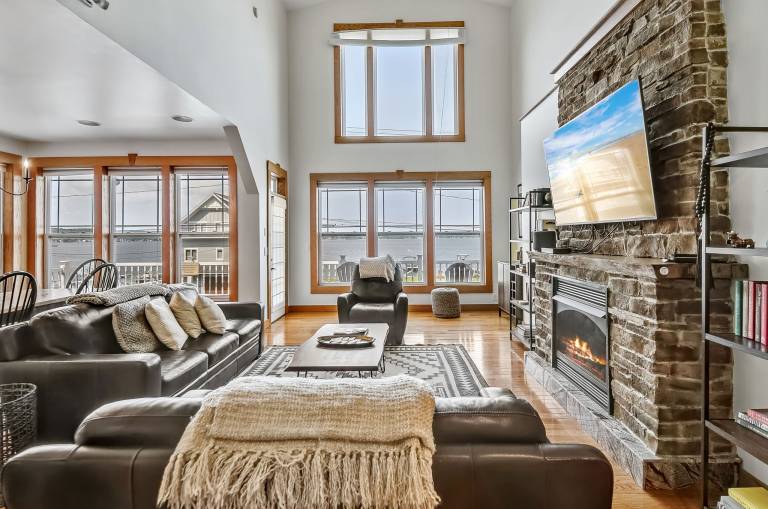 House Saratoga Springs