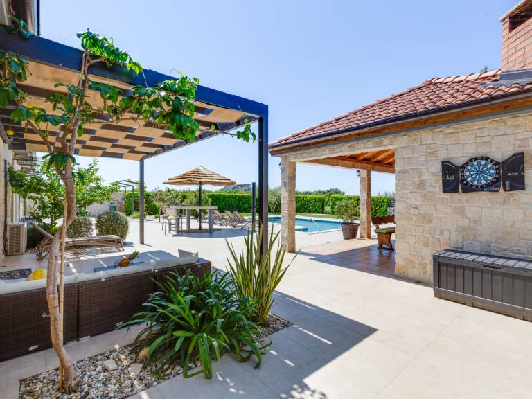 Fully equipped big house with yard, private pool & terrace | Pet-friendly - 2