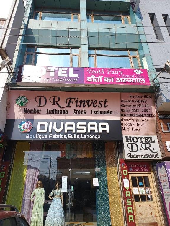 Hotel D R International