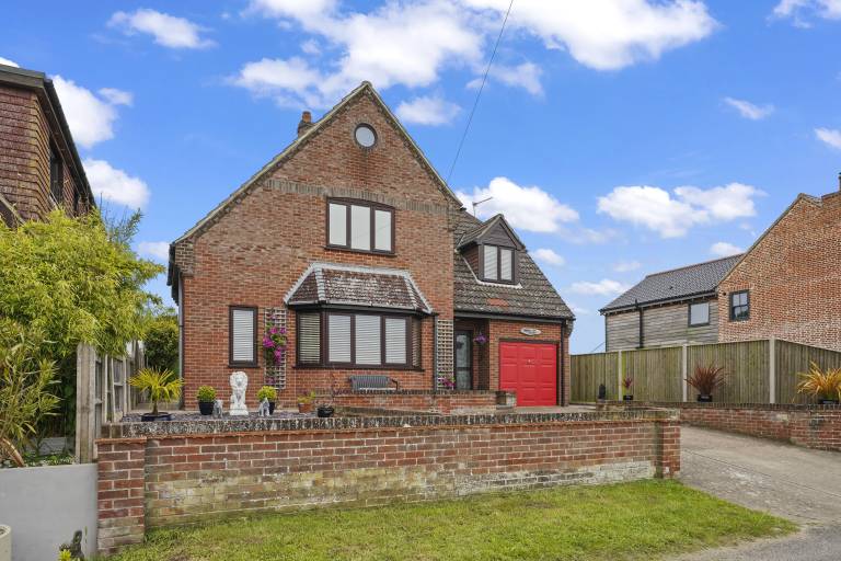 Charming 3 Bed House sleeps 6 in rural setting