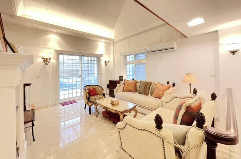 Villa 頌德里