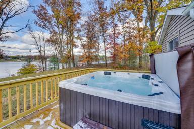 Nature and historical heritage coincide at Newaygo vacation rentals - HomeToGo