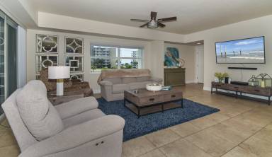 Seaside Bliss / Ocean View Balcony / Corner Unit Close to Beach Access & Pool / OW17-307