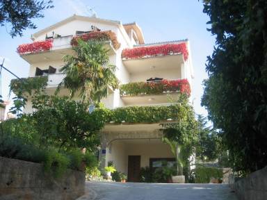 Appartement in Okrug Gornji mit Eigenem Balkon
