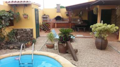 Gemütliches Ferienhaus in La Oliva mit Privatem Pool