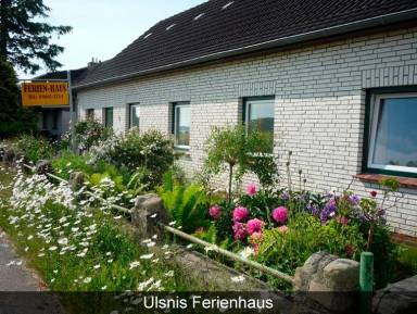 Ferienhaus in Ulsnis mit Grill, Garten & Terrasse