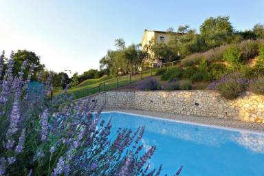 Casa a Castiglione In Teverina con piscina e barbecue