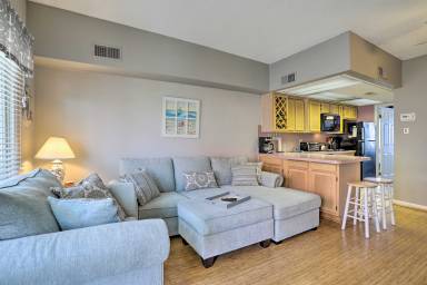 Quaint Wildwood Condo  Walk to Beach!