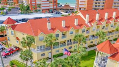 Unwind with a vacation rental in Redington Shores, Florida - HomeToGo