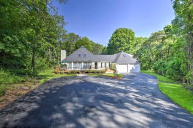 East Falmouth Home w/ Deck & Grill: 4 Mi to Beach!