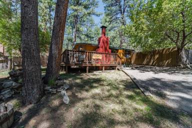 Snuggle Inn: Cozy Studio Cabin in Upper Canyon With a Hot Tub!